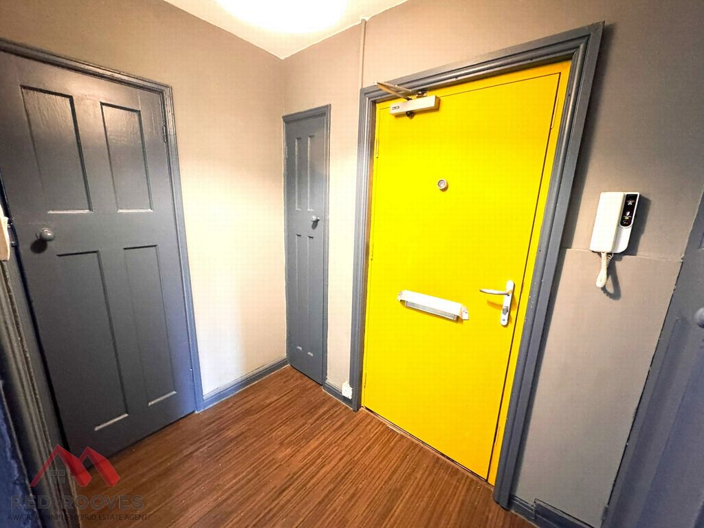 Property photo 3 of 19 Hall