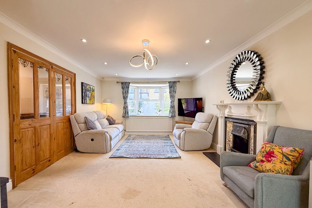 Property photo 3 of 23 3965278