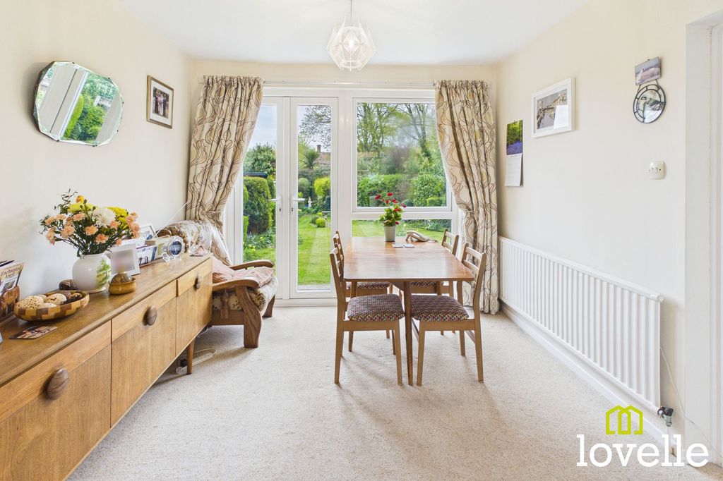 Property photo 2 of 35
