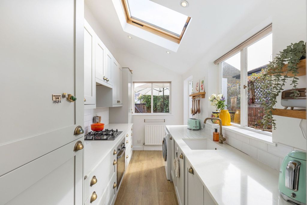 Property photo 3 of 17 5554693