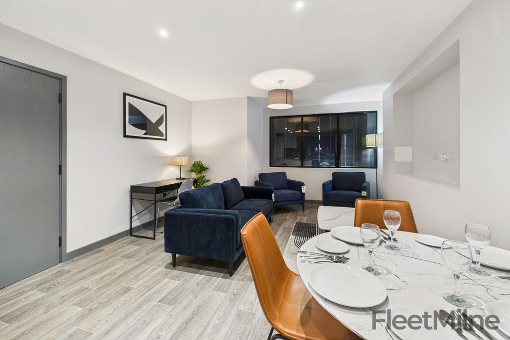 Property photo 1 of 19 Living/Dining Room