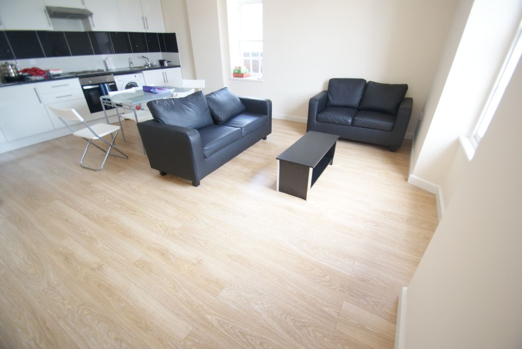 Property photo 1 of 6 102 Pembroke Road Tf