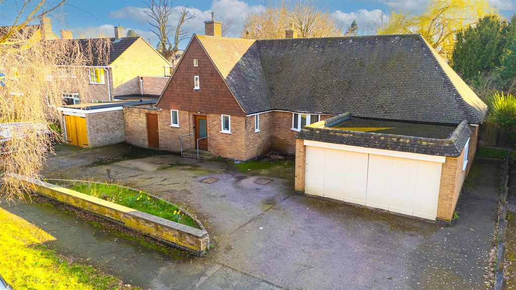 Property photo 1 of 28