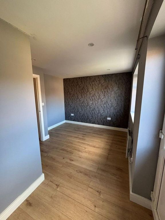 Property photo 2 of 11 Photo 2