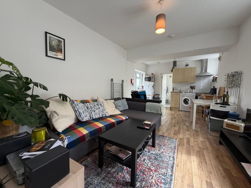 Property photo 1 of 6 c6Cbfd38-3397-4139-9587-6A7Fd1138602