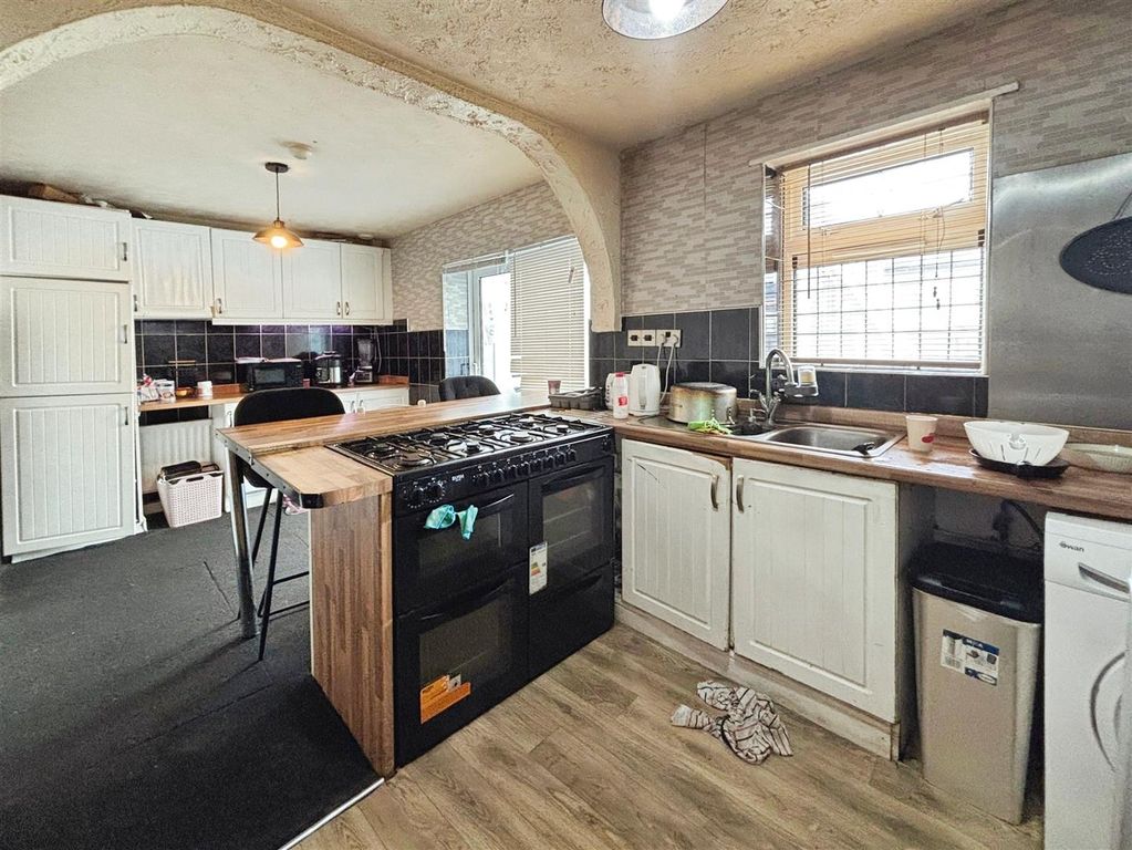 Property photo 2 of 13 Kitchen/Diner
