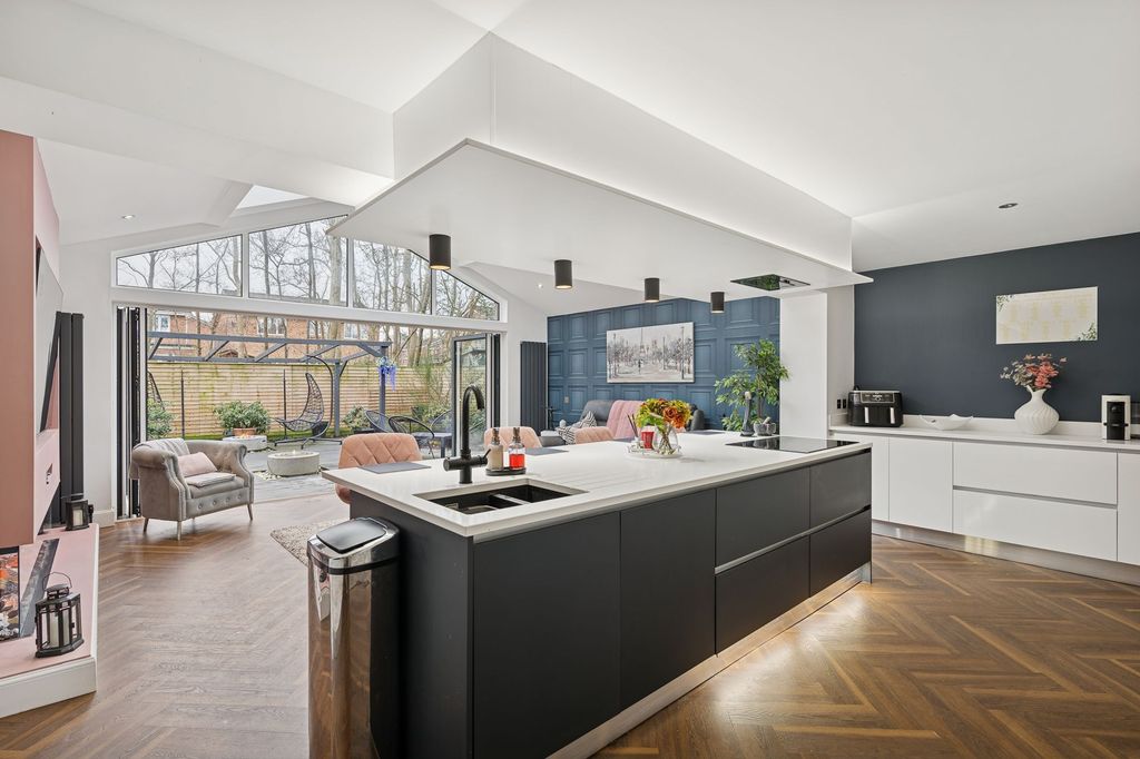 Property photo 2 of 38 Open Plan Kitchen