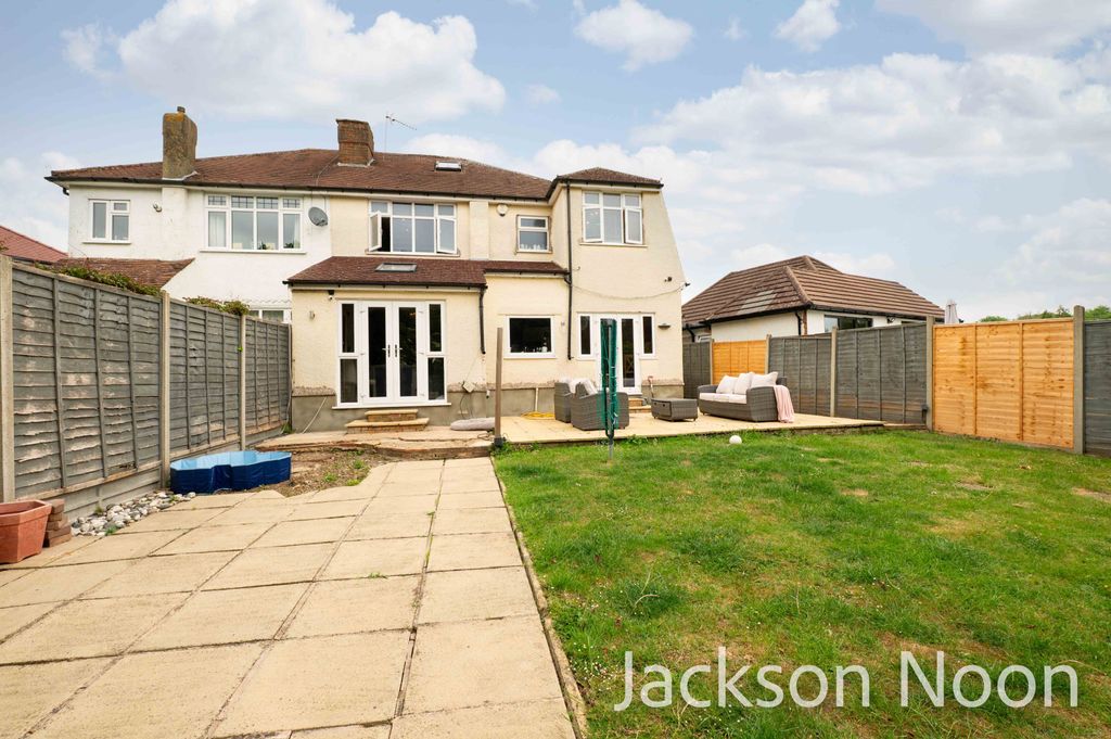 Property photo 3 of 13
