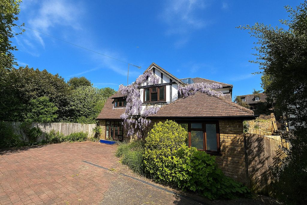 Property photo 1 of 27 Picture No. 30