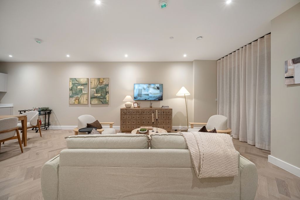 Property photo 3 of 13 Wimbledon Place-13.Jpg