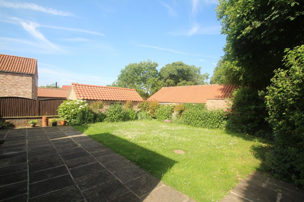 Property photo 2 of 4 Picture No. 05