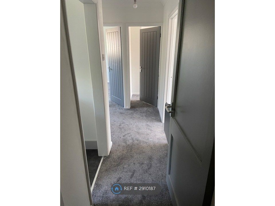 Property photo 3 of 15 Hallway