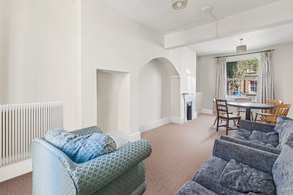 Property photo 3 of 7