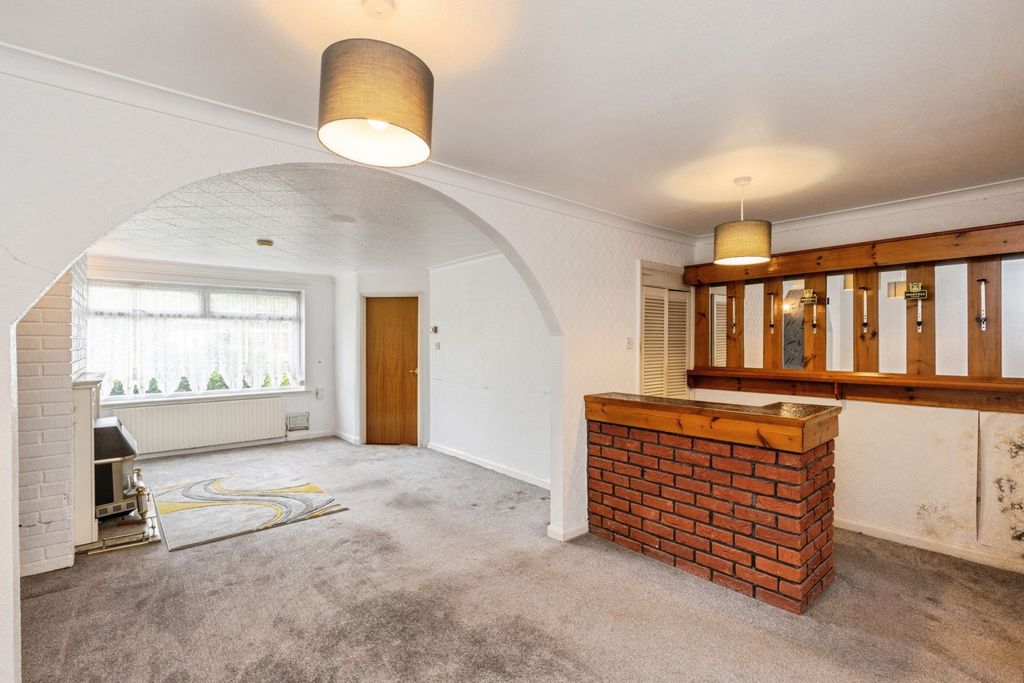 Property photo 3 of 17 Photo