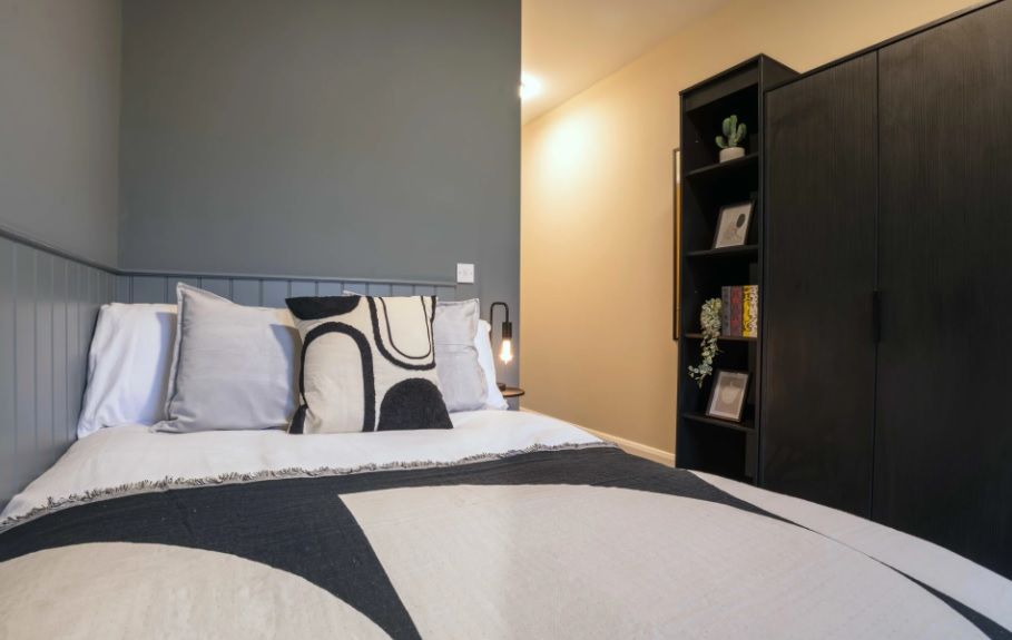 Property photo 2 of 12 Standard Ensuite (2).Jpg