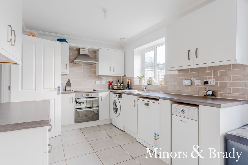 Property photo 3 of 11