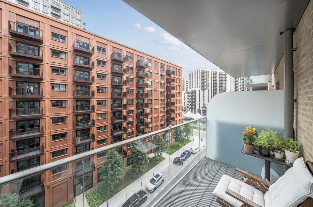Property photo 2 of 12 1326573-7-687E71B...