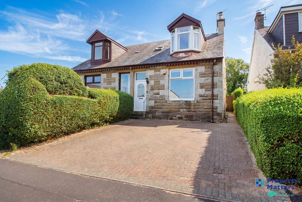 Property photo 1 of 24 3 Bedroom Semi Detached Villa