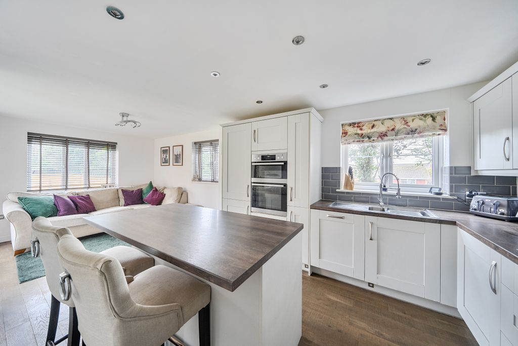 Property photo 2 of 19 14230811569Aefdb501Ca5