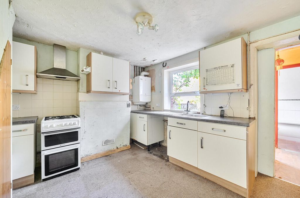 Property photo 3 of 13 Kitchen