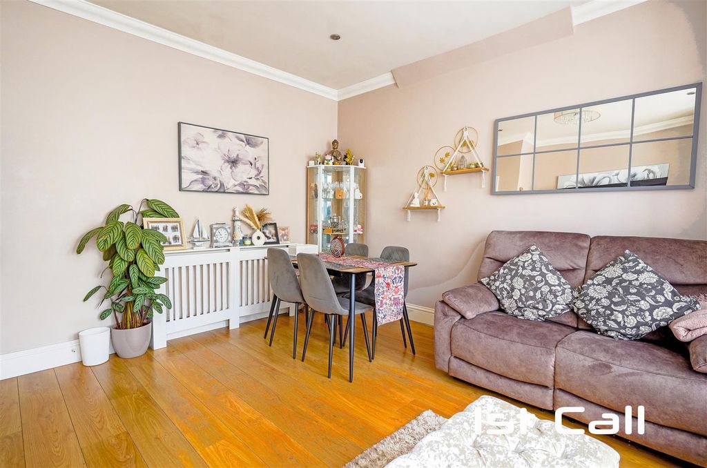 Property photo 3 of 14 Lounge3.Jpg