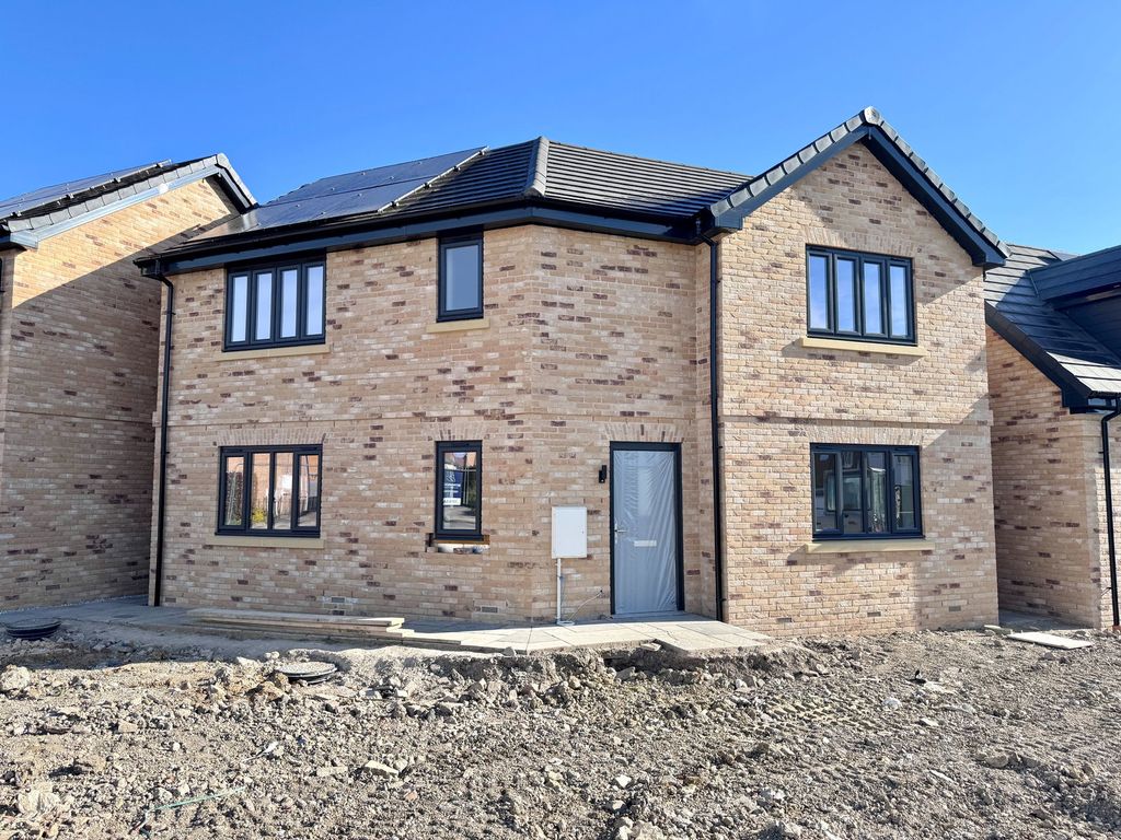 Property photo 1 of 11