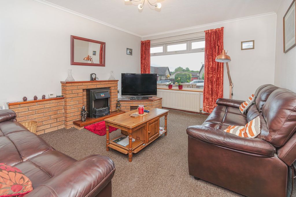 Property photo 2 of 23