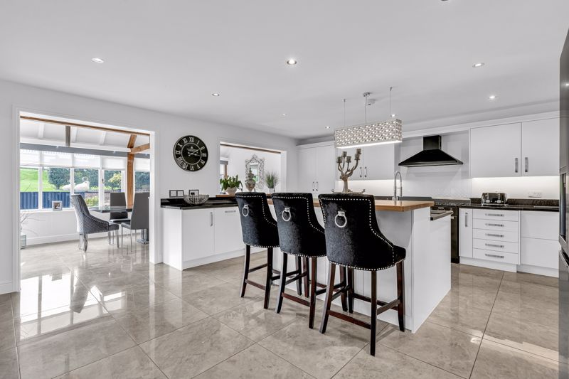 Property photo 3 of 25 Kitchen