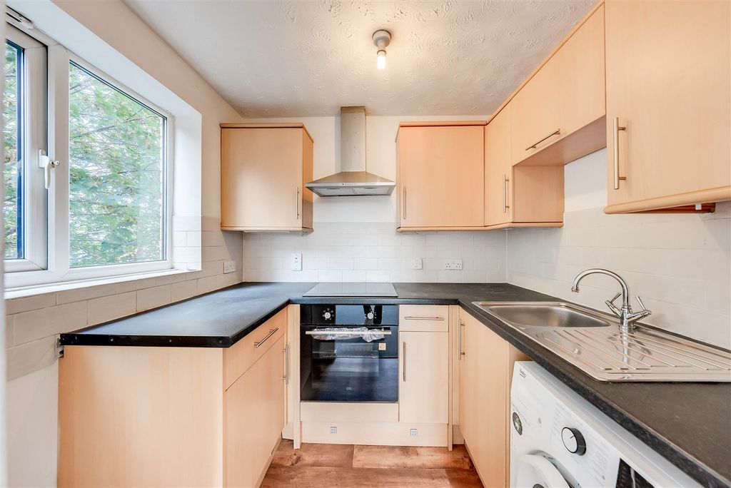 Property photo 2 of 11 A7S05124Hdr.Jpg