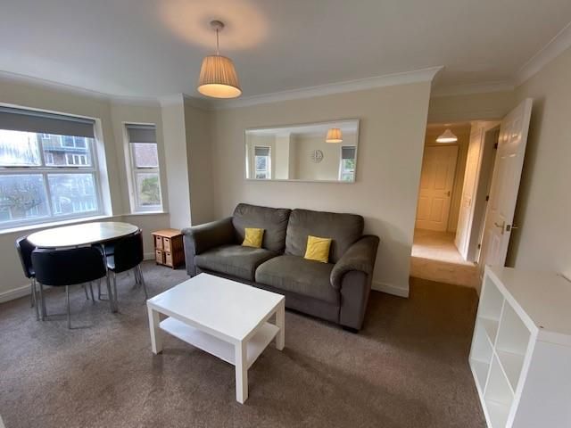 Property photo 3 of 15 Lounge