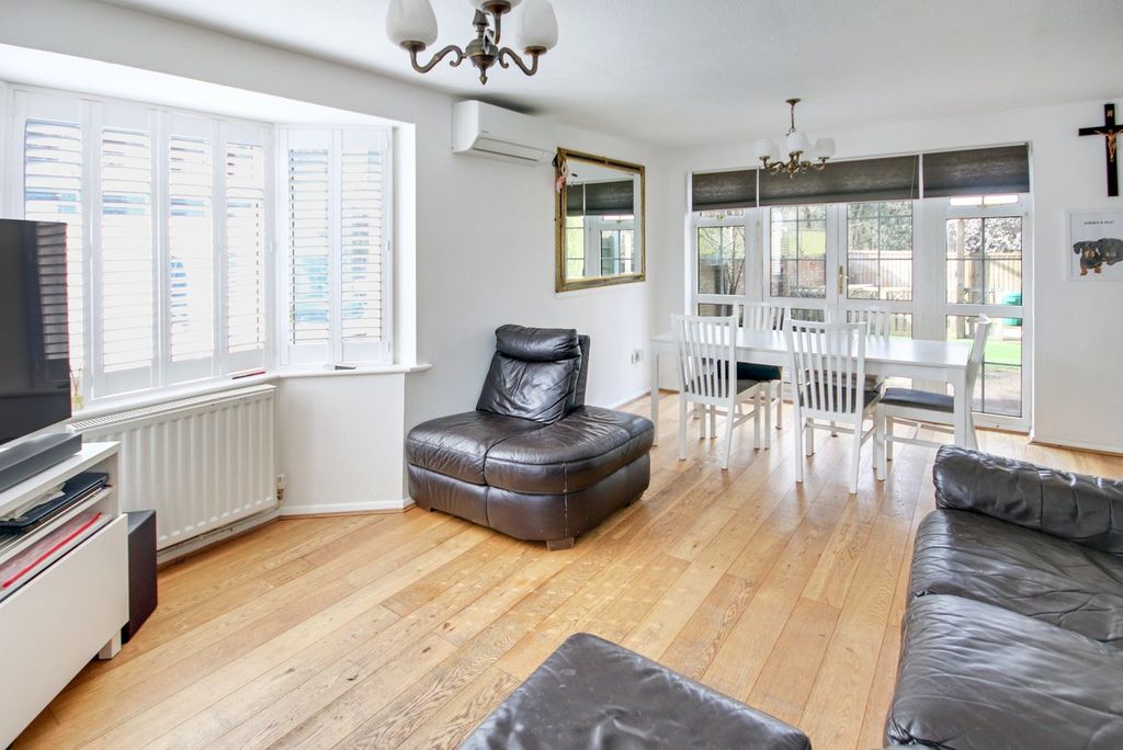 Property photo 3 of 10