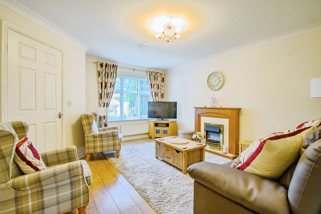 Property photo 3 of 28 Pbox-Img.Jpg