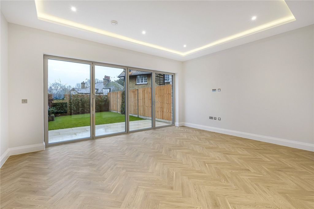 Property photo 2 of 24 Picture No. 09