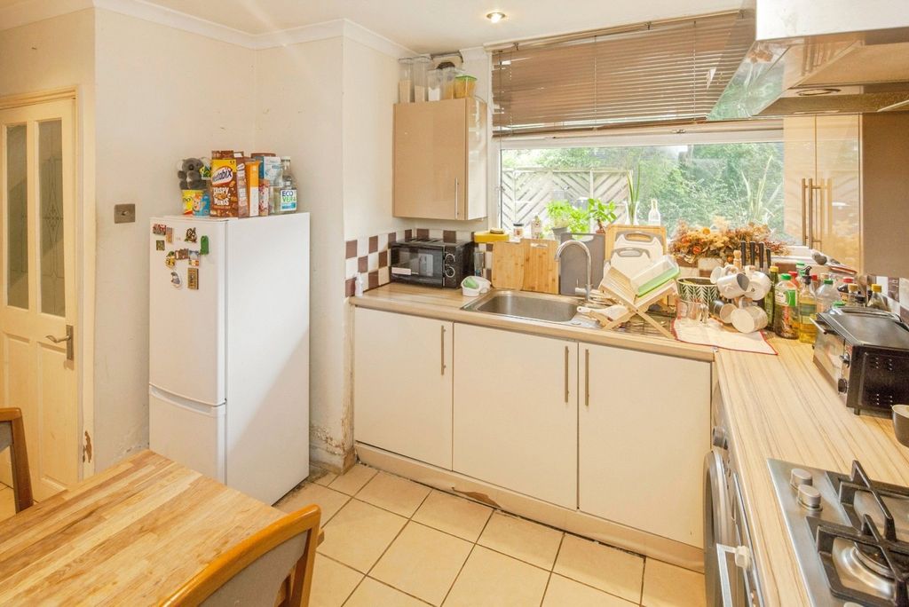 Property photo 2 of 17 Photo