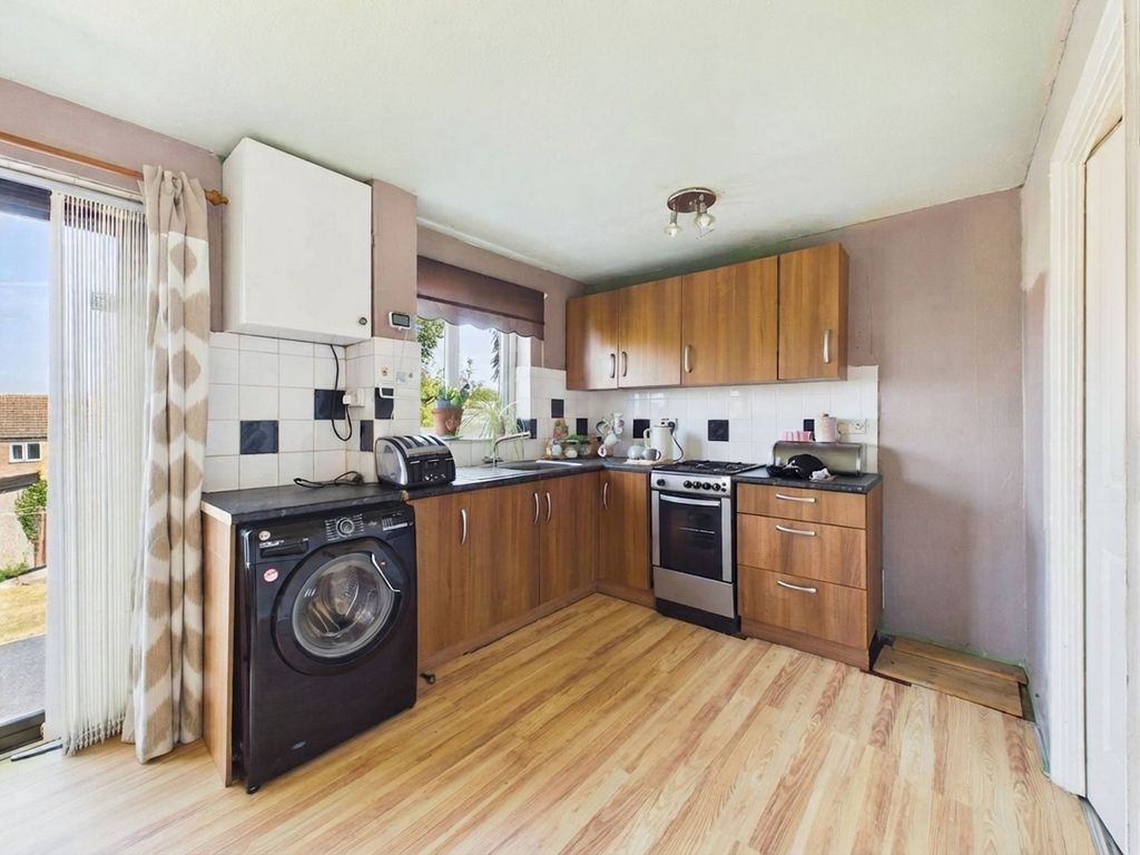 Property photo 3 of 18 Kitchen Area