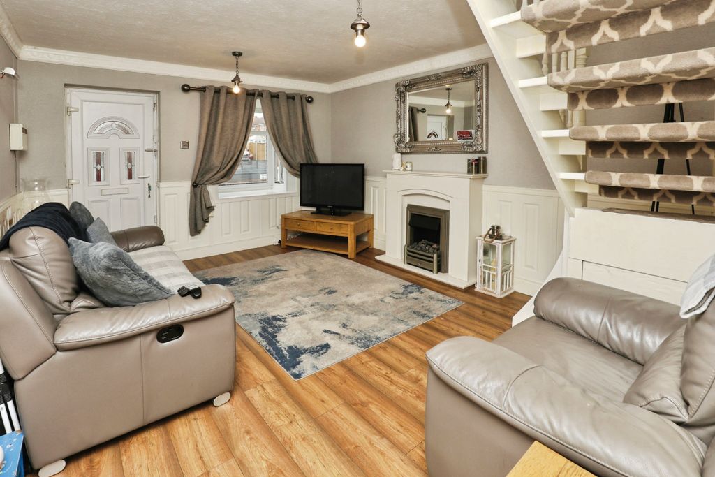 Property photo 2 of 14 5