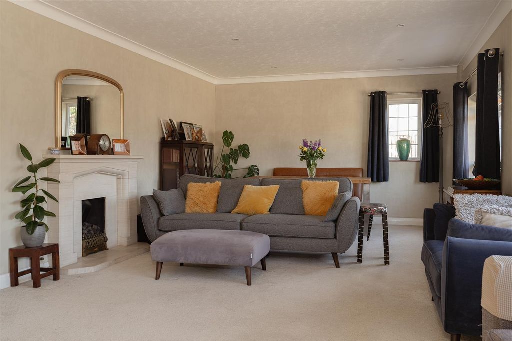 Property photo 2 of 25 6.Jpg