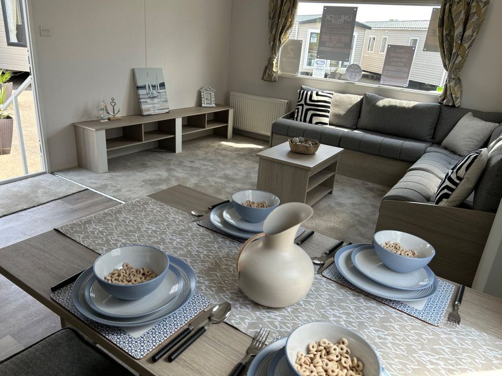 Property photo 1 of 6 Car0062703 - Static Caravan