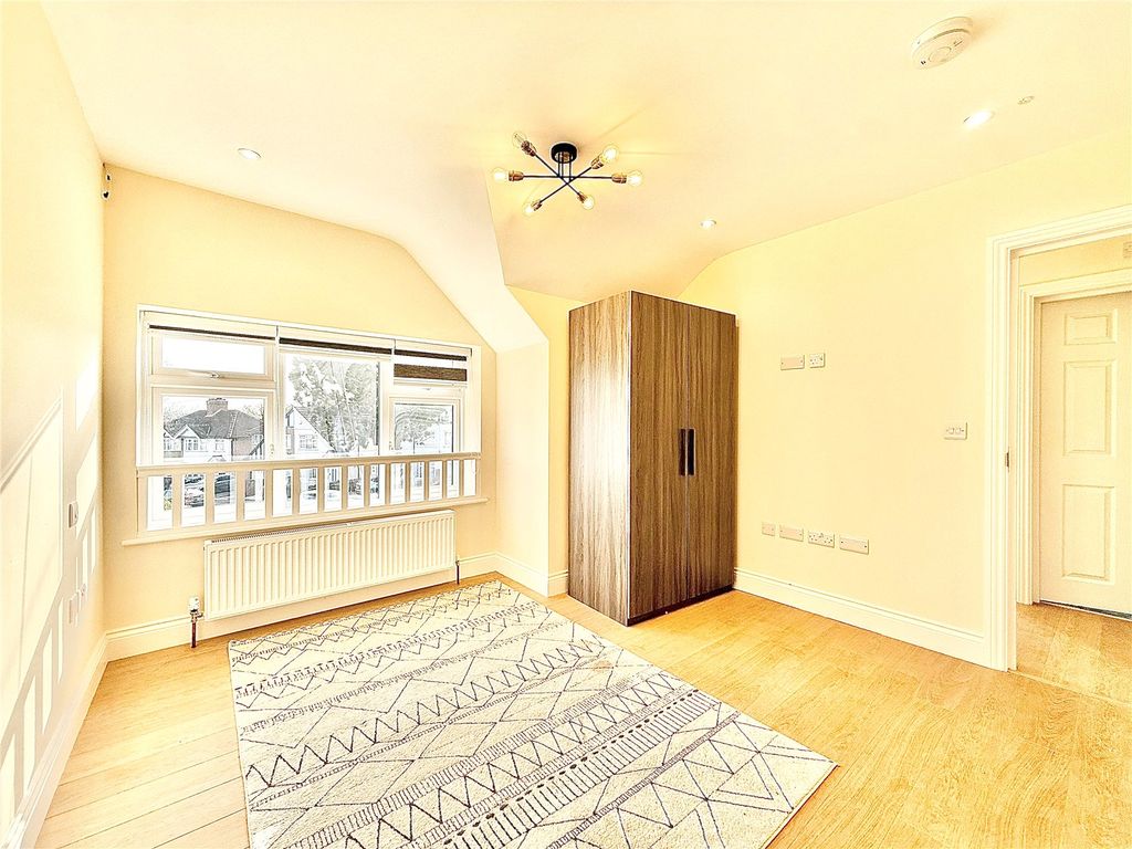 Property photo 2 of 9 Picture No. 13