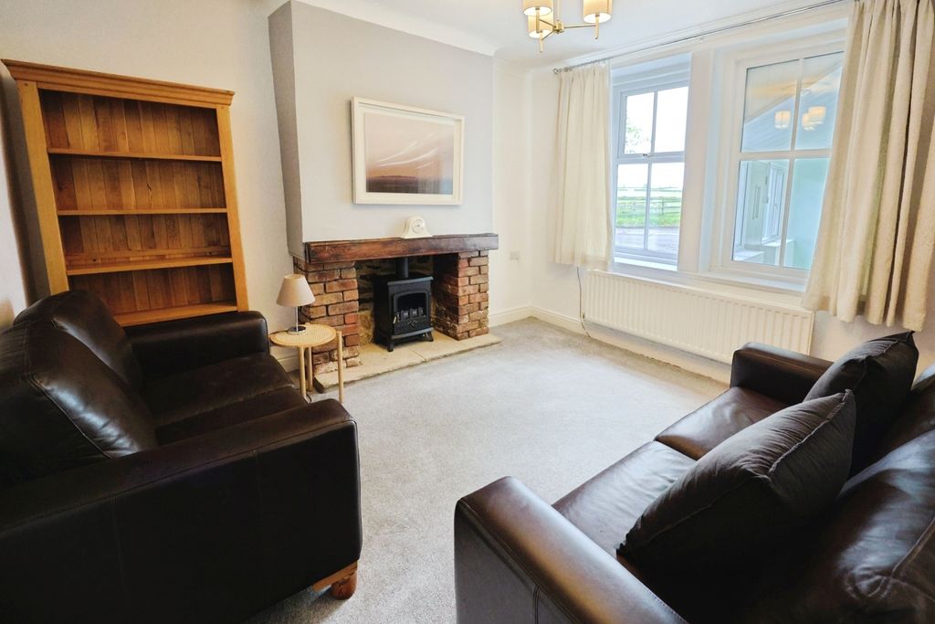 Property photo 2 of 12 Pbox-Img.Jpg