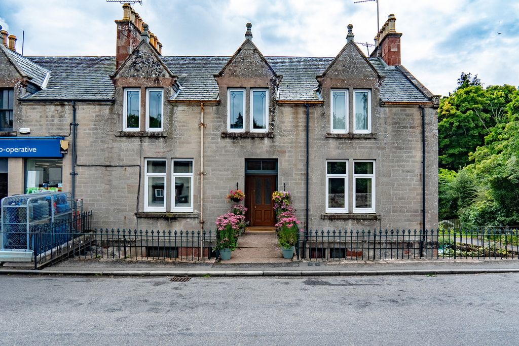 Property photo 1 of 39