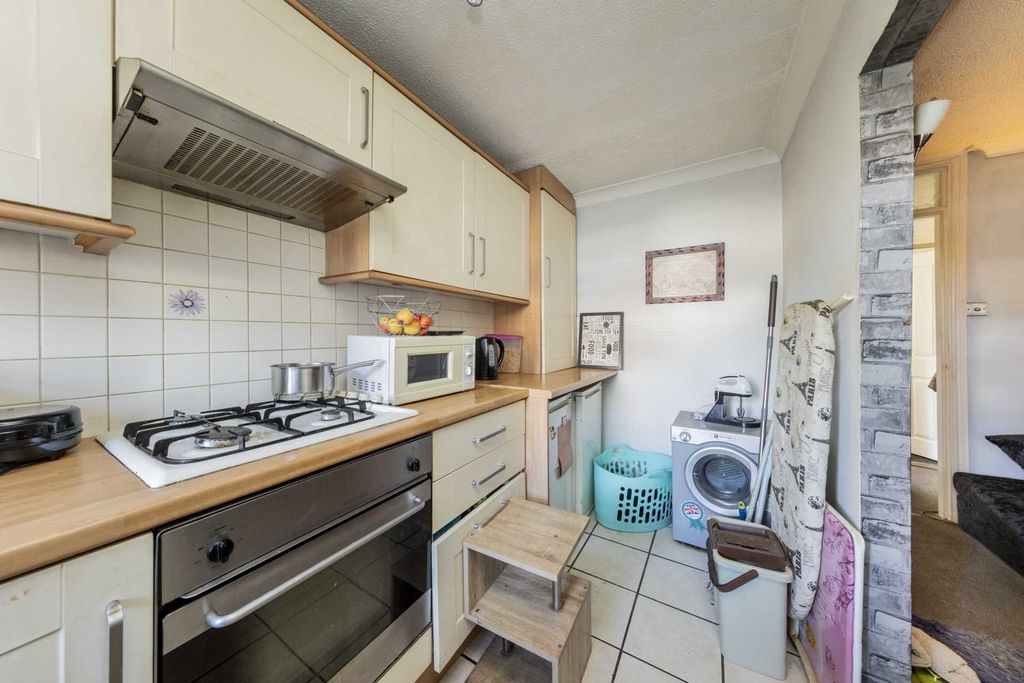 Property photo 3 of 14