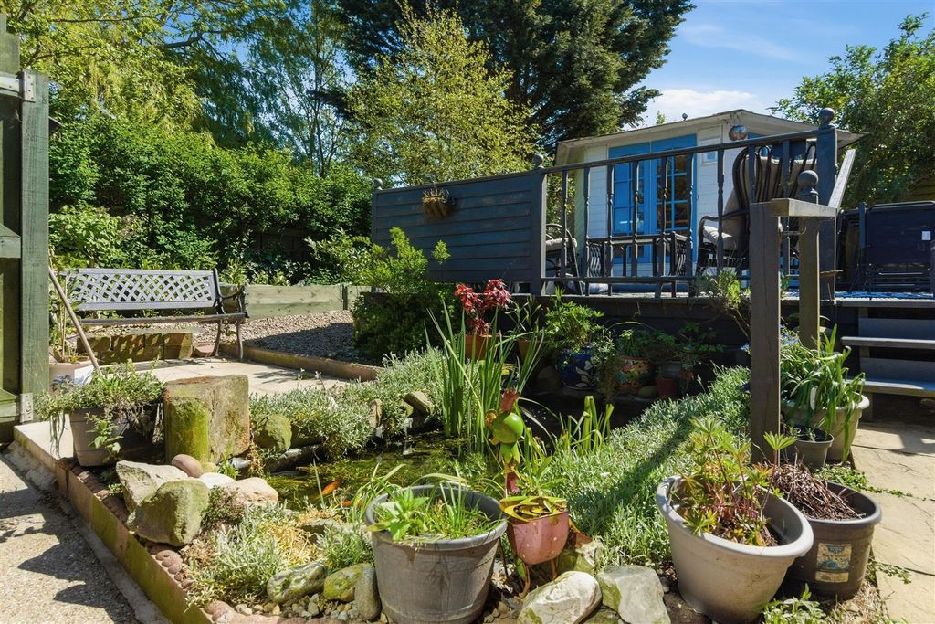 Property photo 2 of 22