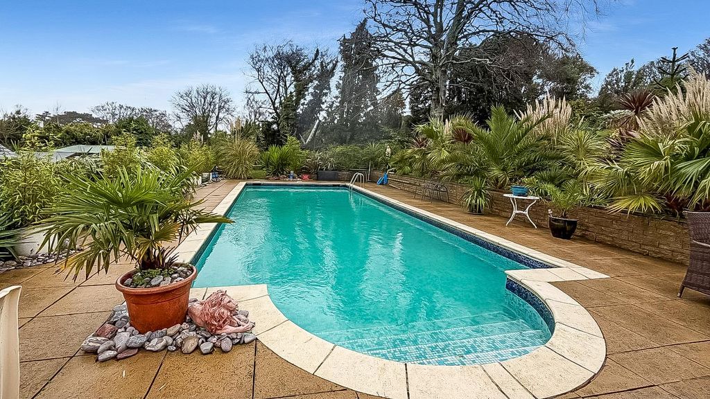 Property photo 3 of 8 B97F5F72-4366-40Bd-8218-Fe234458Decc (1).Jpg