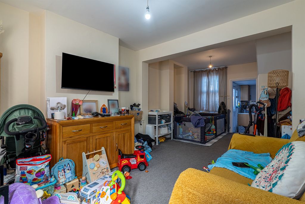 Property photo 2 of 13 5281291