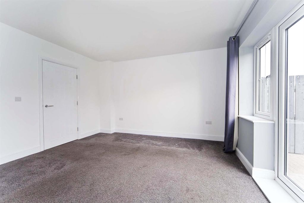 Property photo 3 of 26