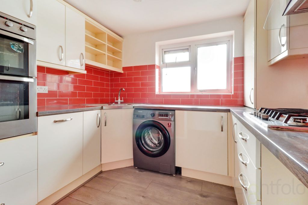 Property photo 3 of 13 Kitchen