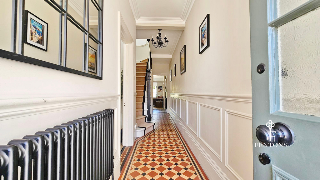 Property photo 3 of 40 Hallway