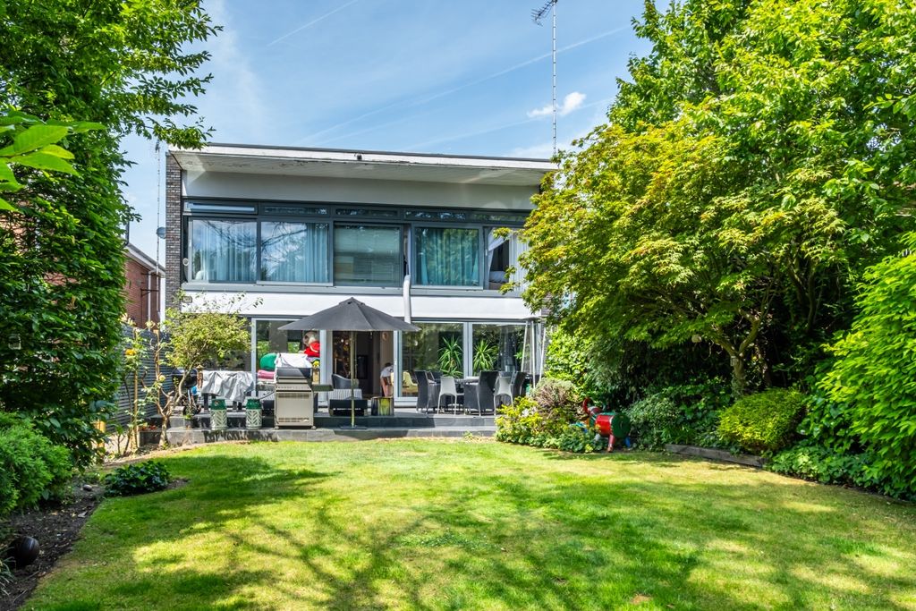 Property photo 1 of 20 Golders Park