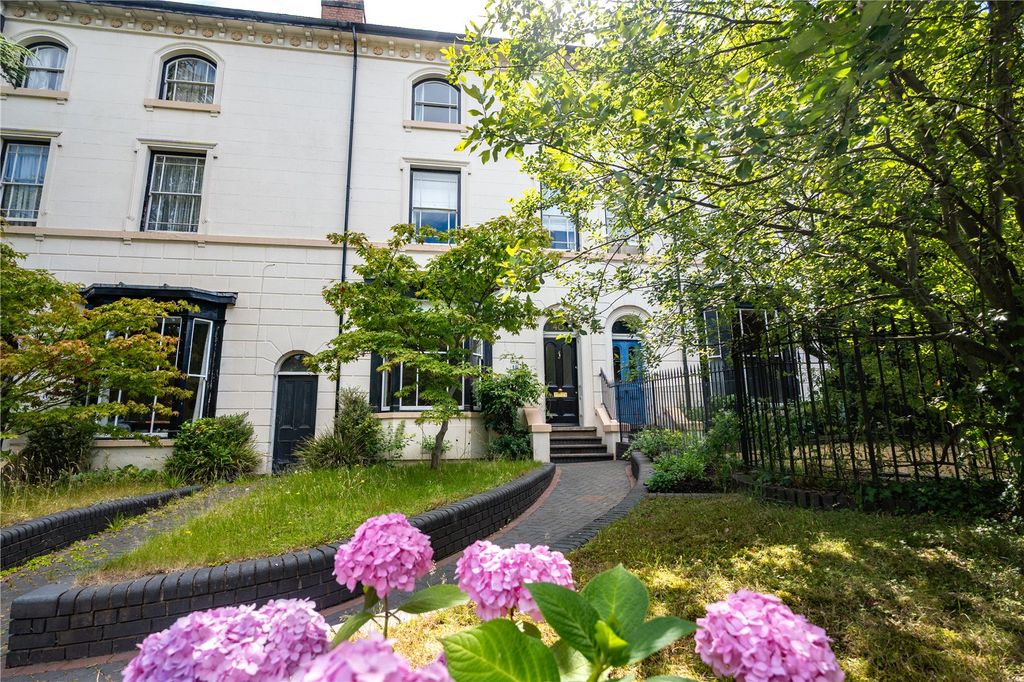 Property photo 1 of 43 Picture No. 06